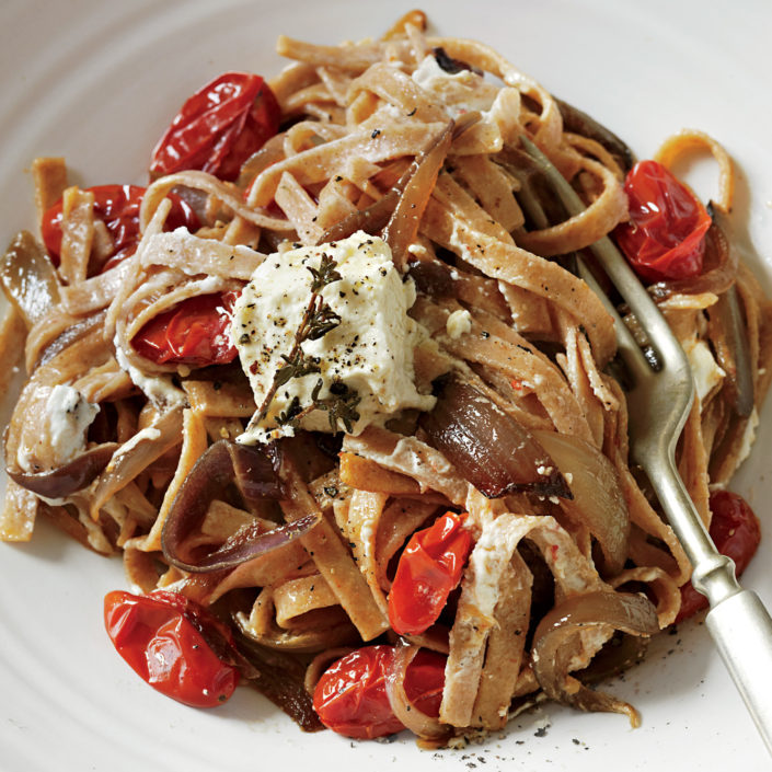 Chicken and Sun-Dried Tomatoes over Spelt Ribbon Pasta Chicken and Sun-Dried Tomatoes over Spelt Ribbon Pasta